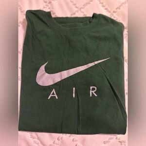 Men’s MEDIUM NIKE TEE. Short slv in Excel cond!